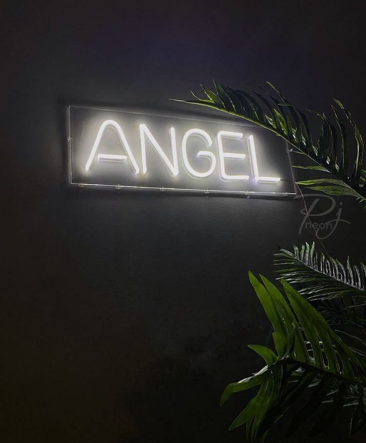 Пример согласованной и размещенной вывески